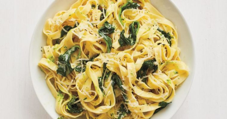 Fettuccine With Creamy Pesto