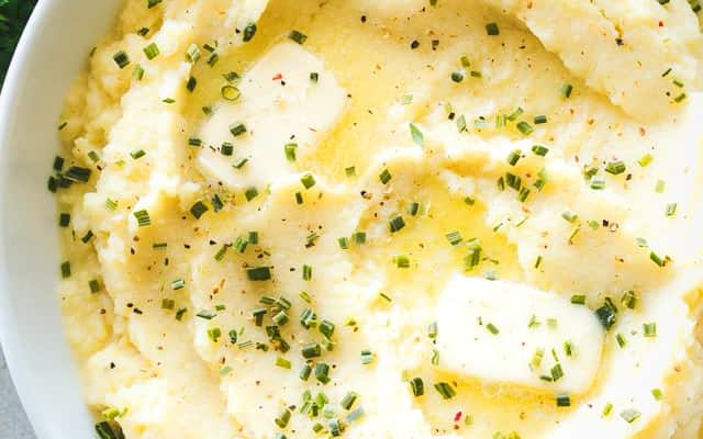 Instant Pot Mashed Cauliflower with Garlic and Chives