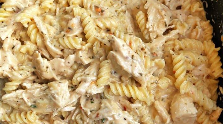 Slow Cooker Garlic Parmesan Chicken Pasta